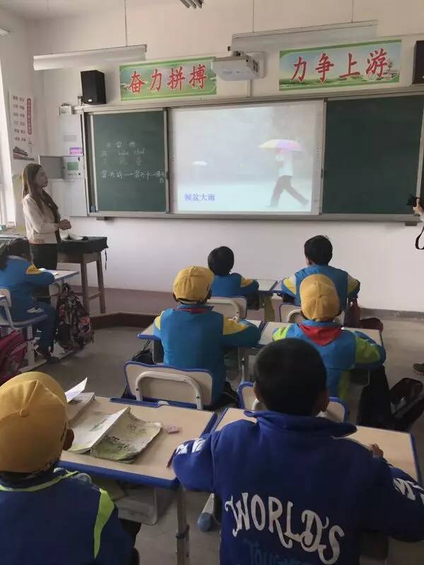 1657522056464933.jpg 缩小数字鸿沟.jpg